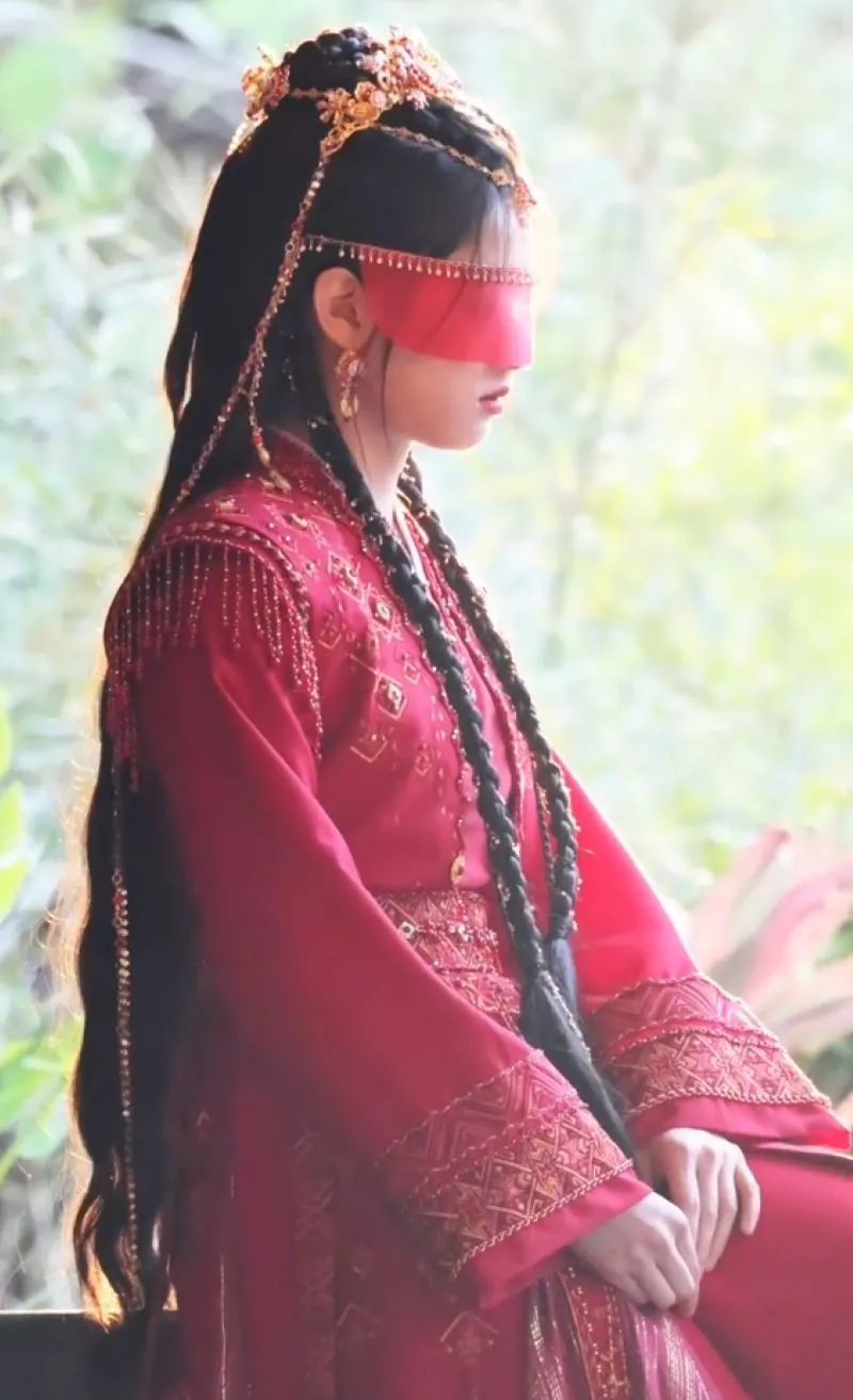 voh-dan-dien-vien-mong-hoa-dinh-13