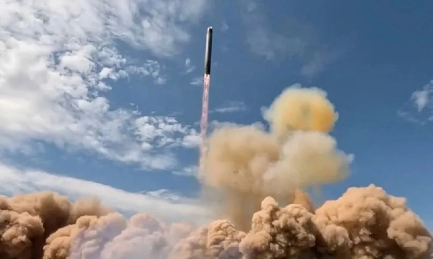 Tổng thống Putin tuyên bố đưa tên lửa RS-28 Sarmat vào trực chiến từ cuối năm 2026