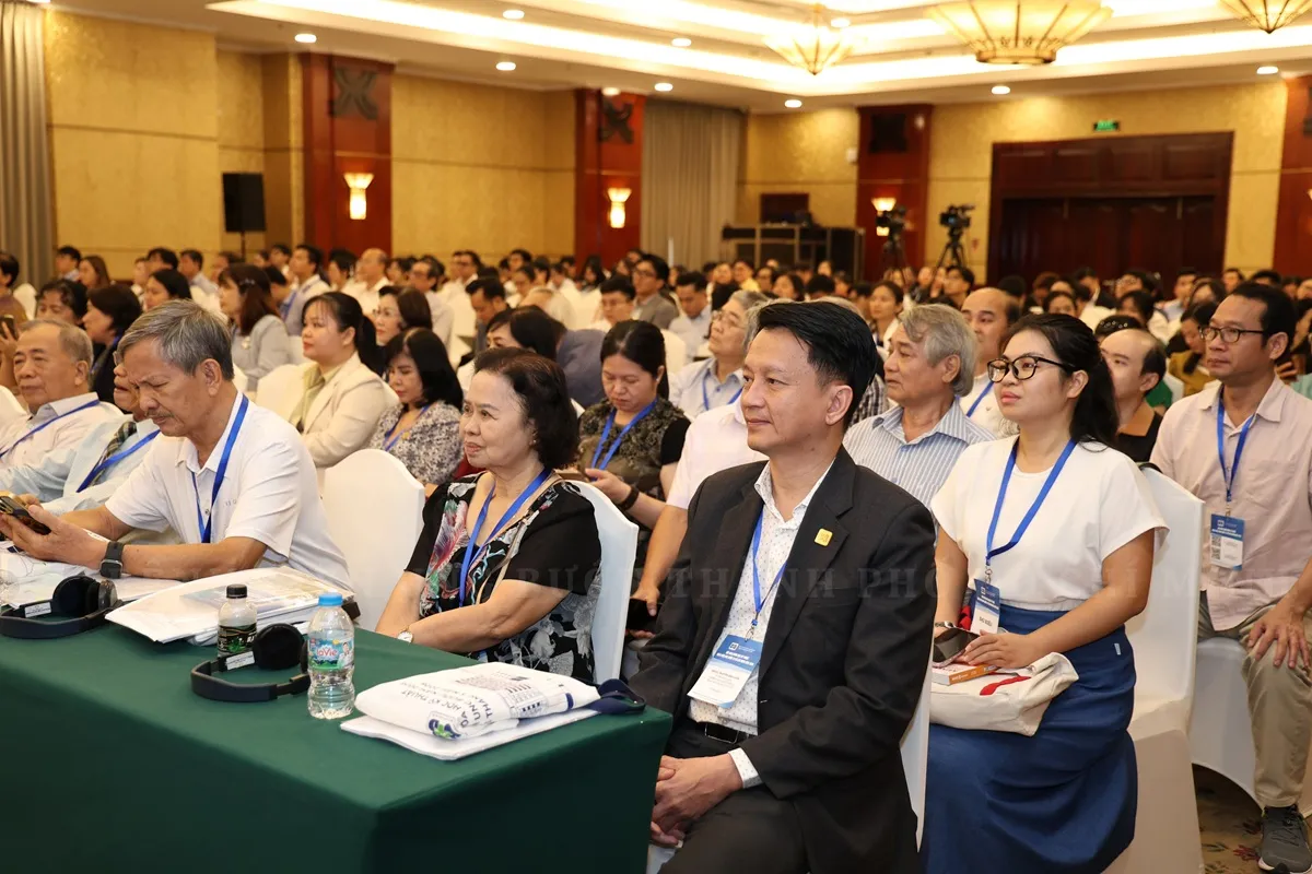 Các đại biểu tham dự hội nghị