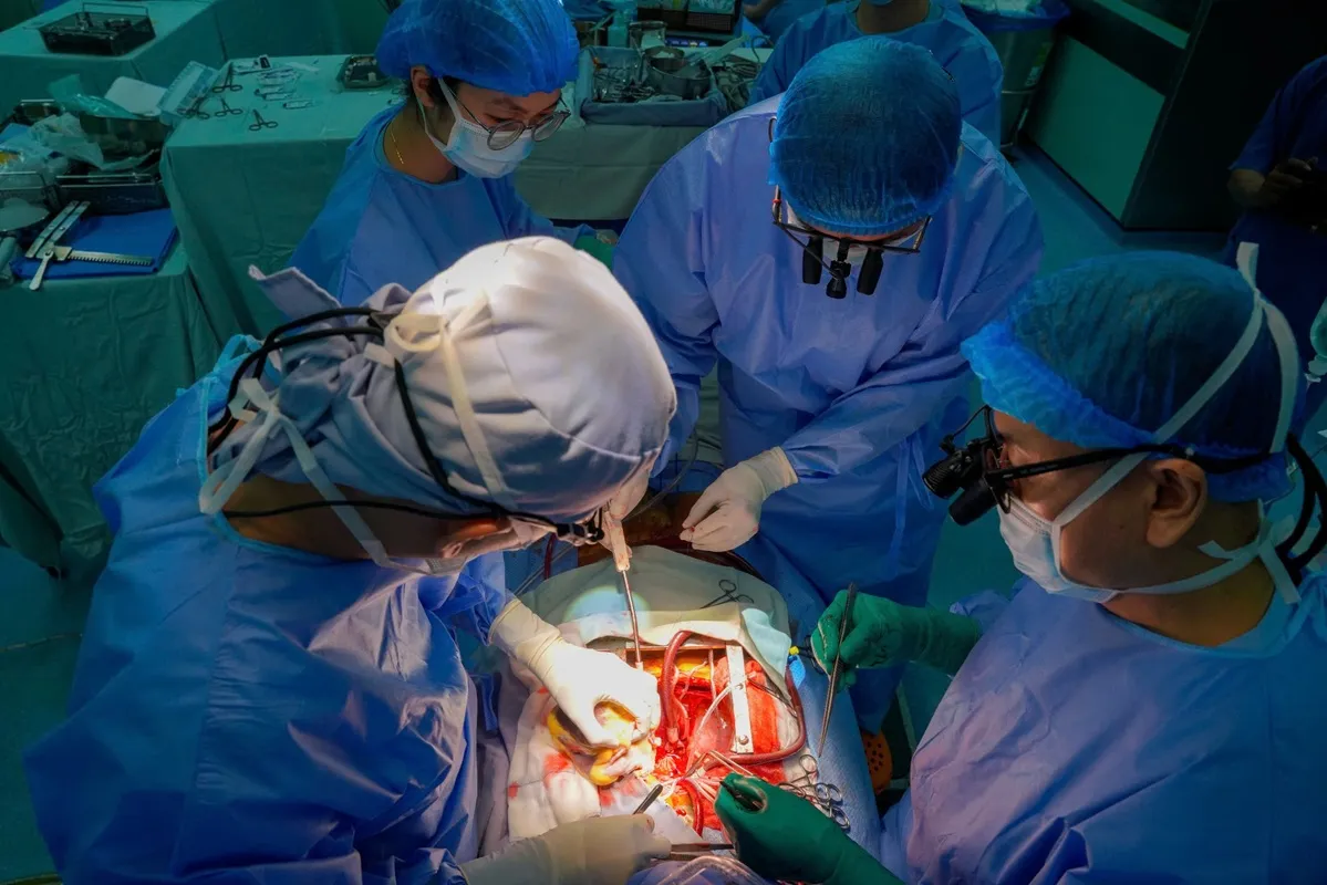 Ca phẫu thuật được thực hiện trong điều kiện khẩn trương nhưng vẫn bảo đảm đầy đủ các yêu cầu chuyên môn nghiêm ngặt