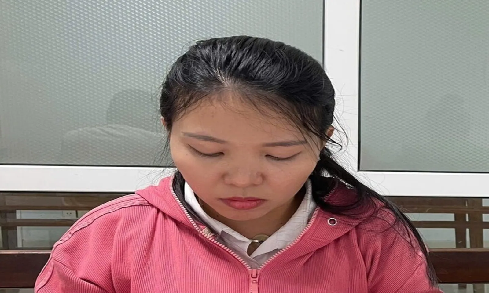Khởi tố nữ môi giới ở Đà Nẵng bị cáo buộc lừa làm sổ đỏ, chiếm đoạt tiền tỉ
