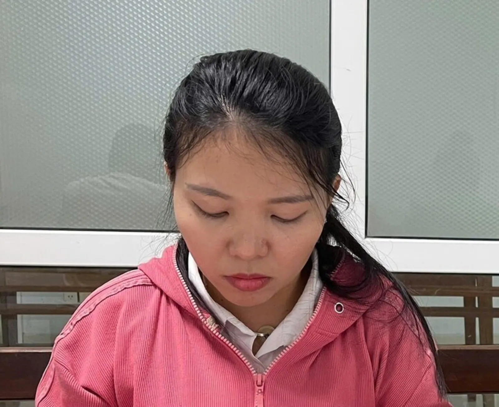 Khởi tố nữ môi giới ở Đà Nẵng bị cáo buộc lừa làm sổ đỏ, chiếm đoạt tiền tỉ - Hình 2