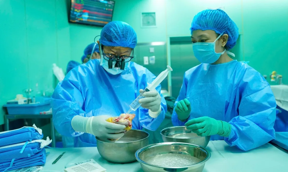 3 giờ chạy đua ghép tim cứu bé trai 15 tuổi