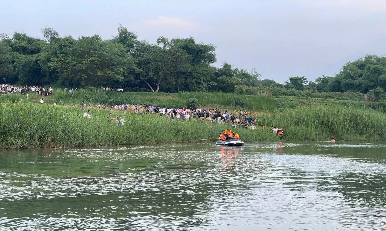 5 học sinh tử vong khi tắm sông Lô: Nỗi đau từ phút vui chơi giữa dòng nước sâu