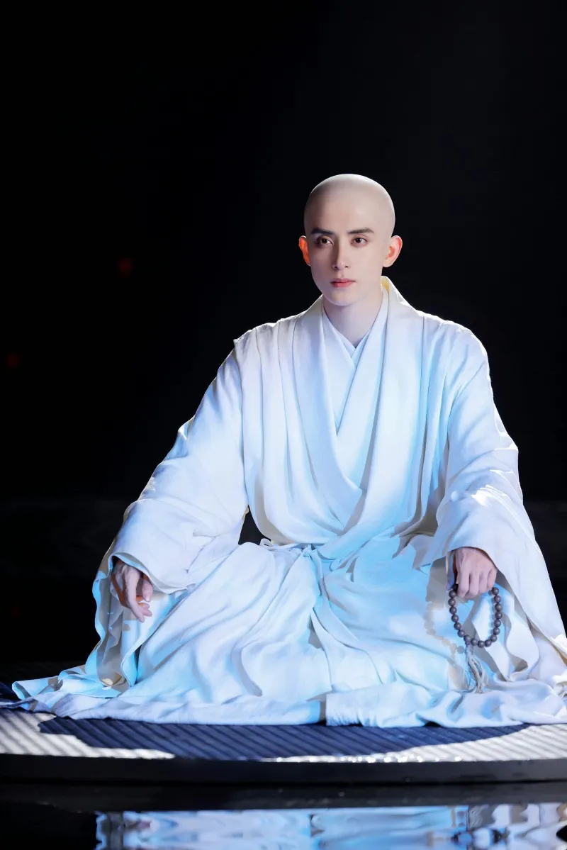 voh-dan-dien-vien-nhat-diem-hao-nhien-khi-14