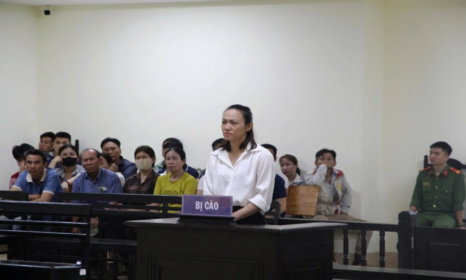 Y án nữ tài xế uống 8 lon bia tông Chủ tịch xã tử vong khi làm nhiệm vụ