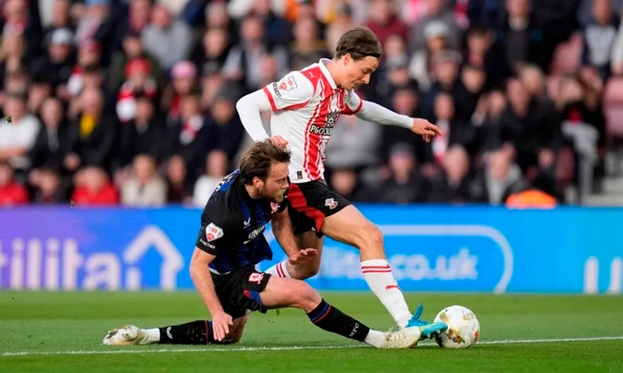 Bê bối quay lén khiến Southampton mất vé chung kết thăng hạng