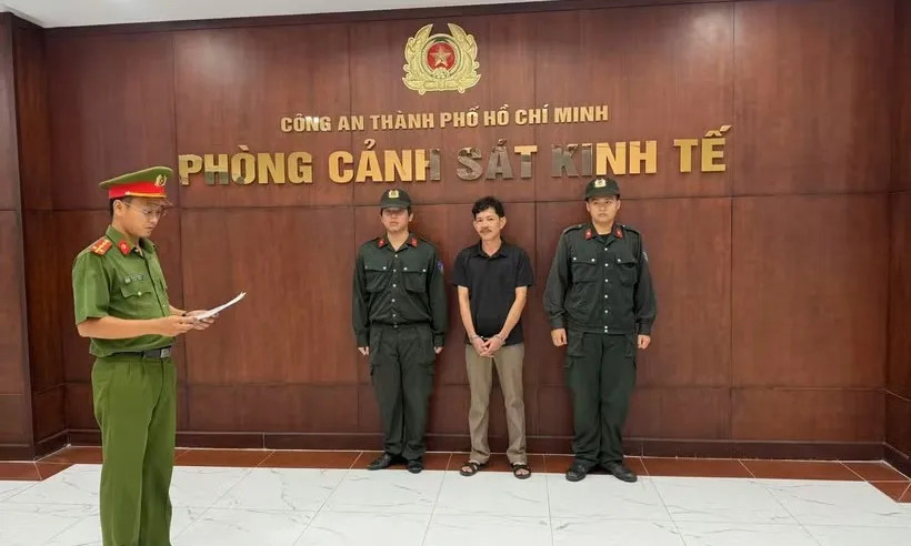 Dựng hồ sơ xây dựng giả để chiếm đoạt hơn 22 tỉ đồng, nhiều người bị khởi tố