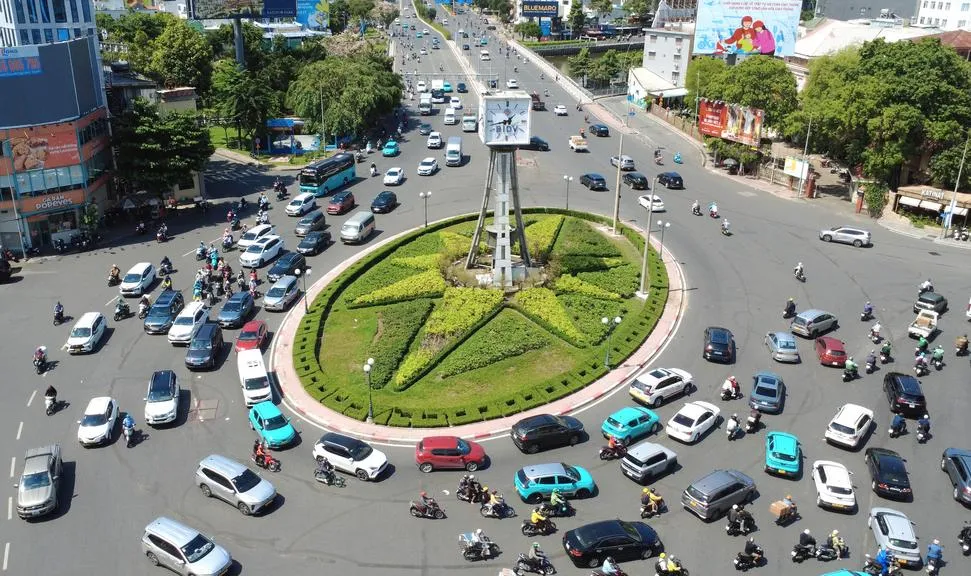 Vòng xoay Điện Biên Phủ đổi cách lưu thông từ 23/5