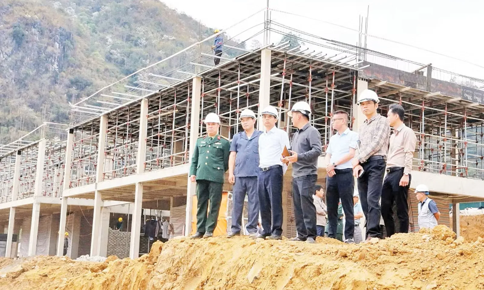 Gấp rút hoàn thành các trường nội trú vùng biên trước năm học mới