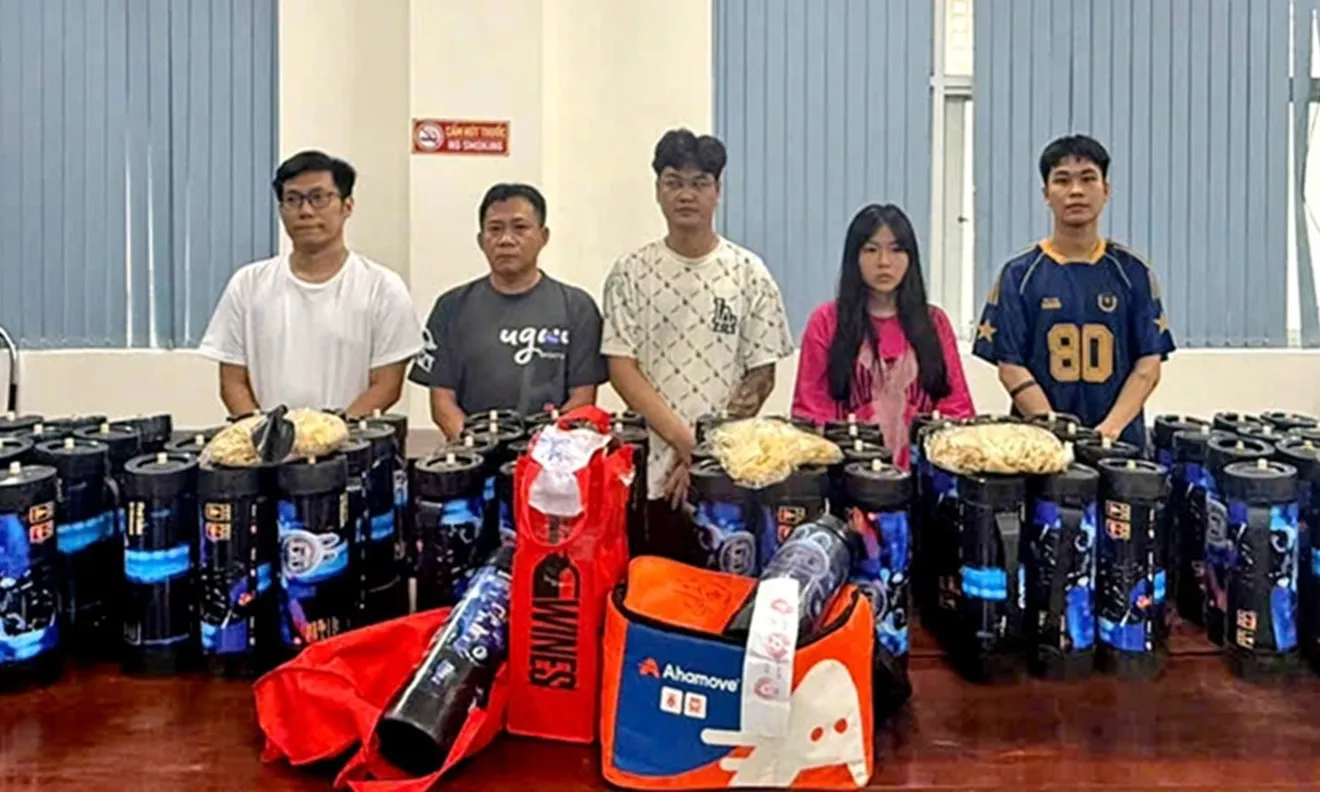 TPHCM triệt phá đường dây buôn bán khí cười hơn 20 tỉ đồng