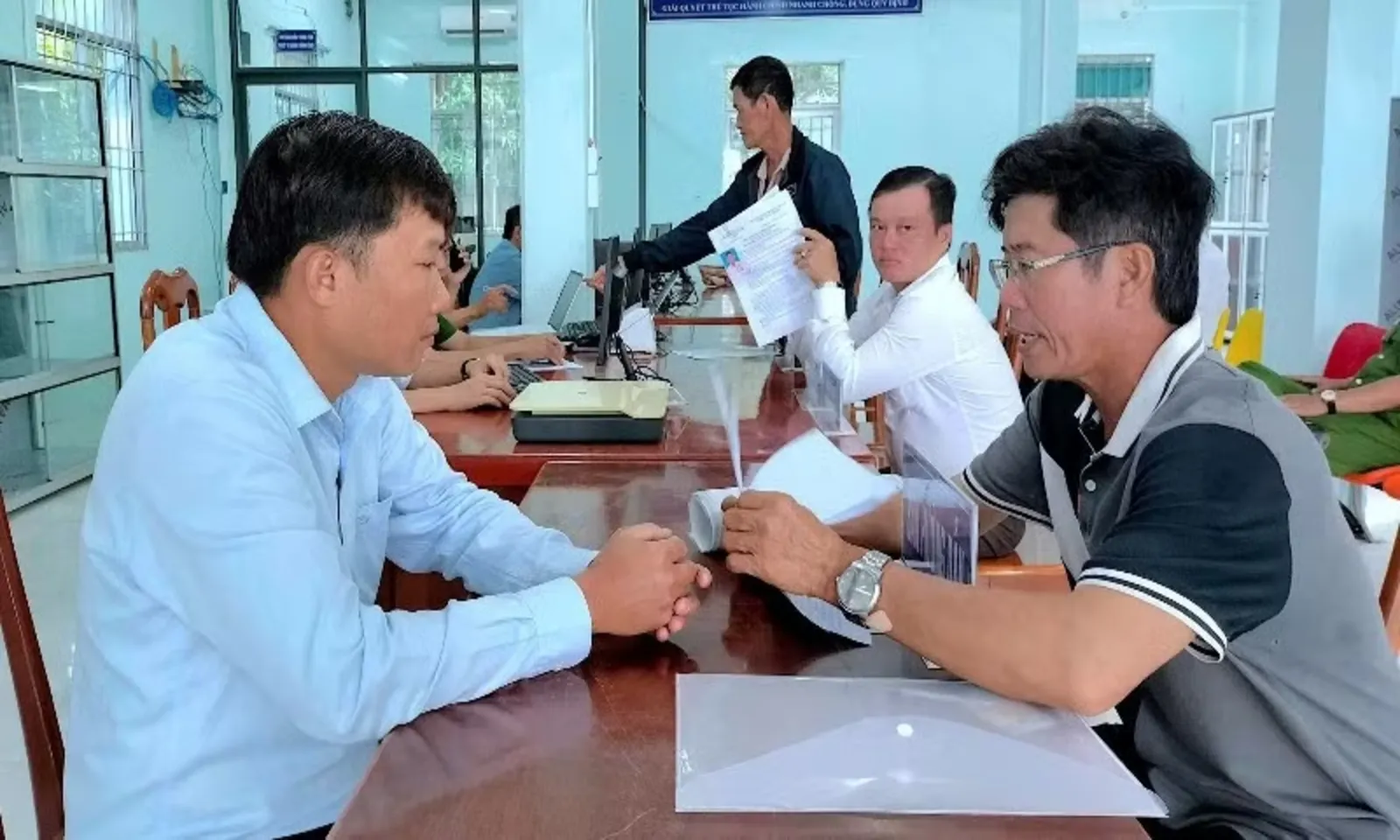 Cán bộ sẽ được đánh giá hằng quý theo “6 rõ”, gắn chặt KPI công việc – Hình 1