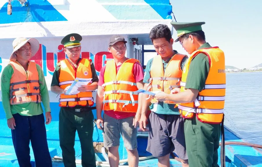 Chủ động các phương án ứng phó, bảo vệ an toàn cho ngư dân trước mùa mưa bão