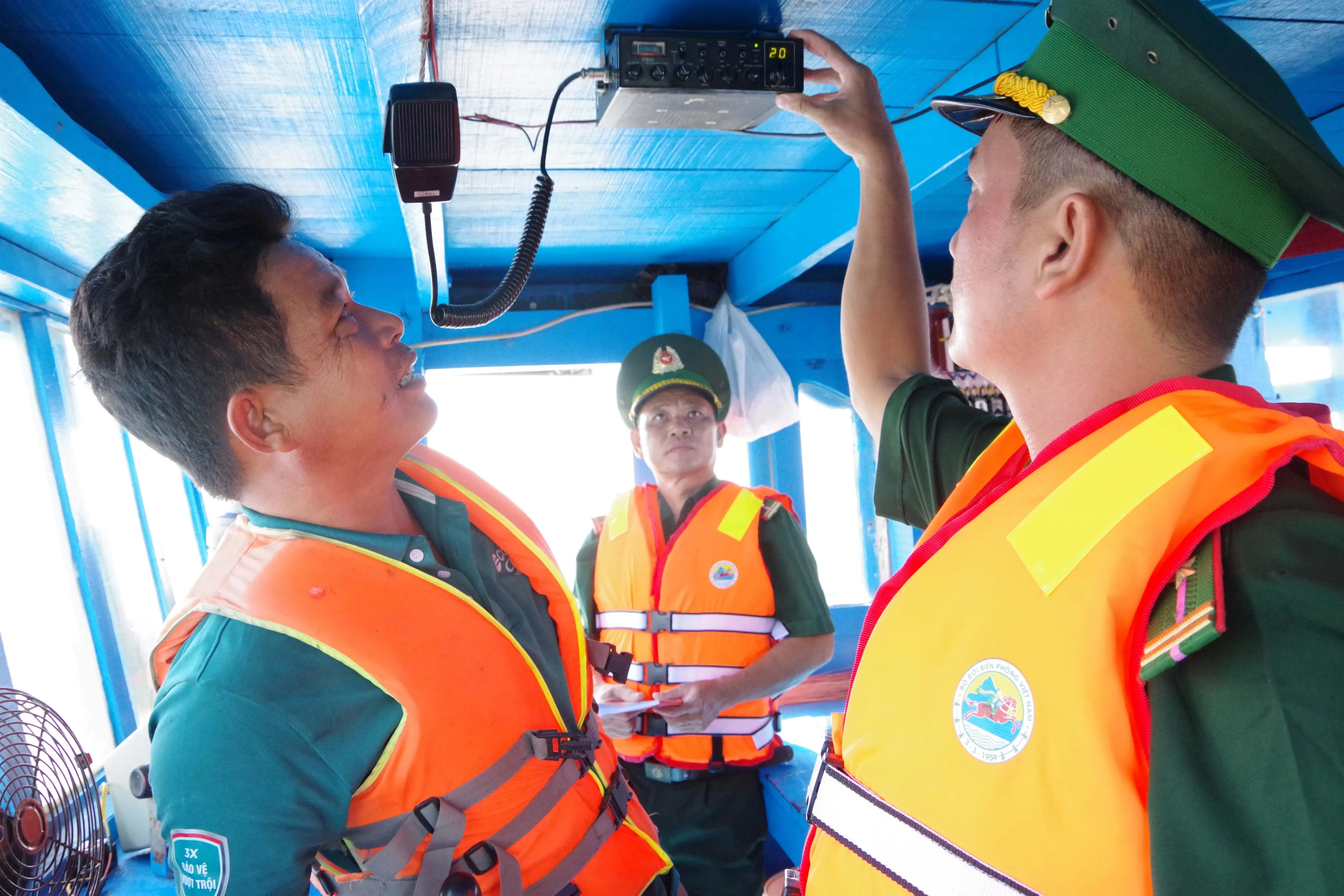 3. Kiểm tra hệ thống thông tin liên lạc