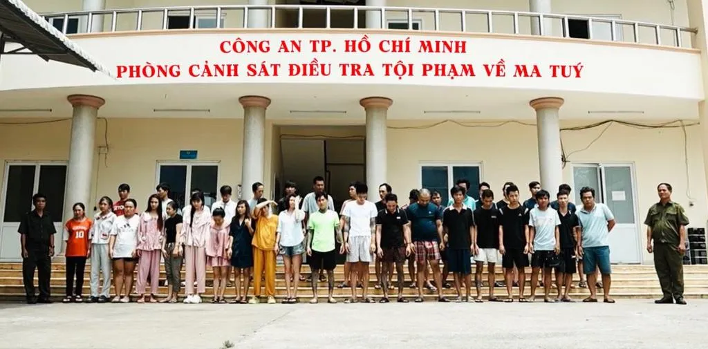 cong-tphcm-xu-lsy-140-doi-tuong-anh-ca-tphcm_20260527214205