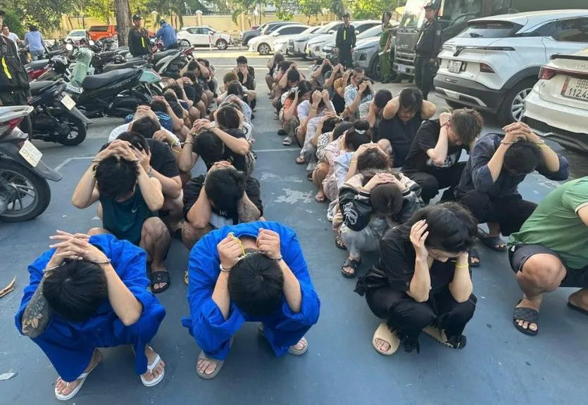 cong-an-tphcm-xu-lsy-140-doi-tuong-anh-ca-tphcm_20260527214205