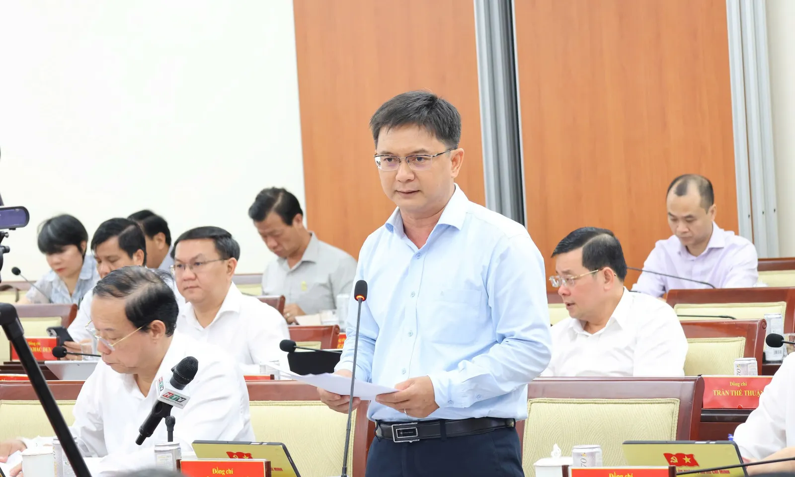 Chính quyền hai cấp gần dân