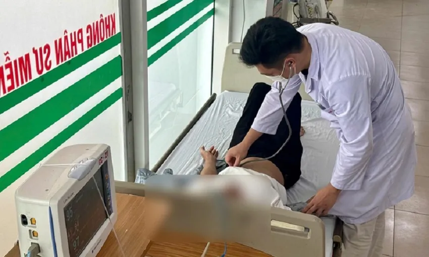 Báo động tình trạng say nắng, suy thận cấp ở người trẻ khi làm việc ngoài trời nắng