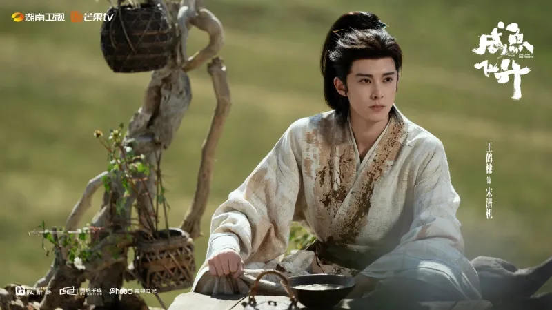 voh-dan-dien-vien-ca-muoi-phi-thang-10