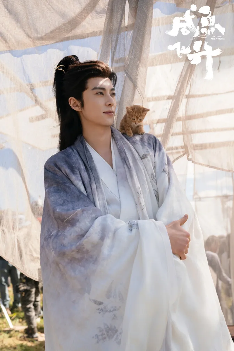 voh-dan-dien-vien-ca-muoi-phi-thang-2
