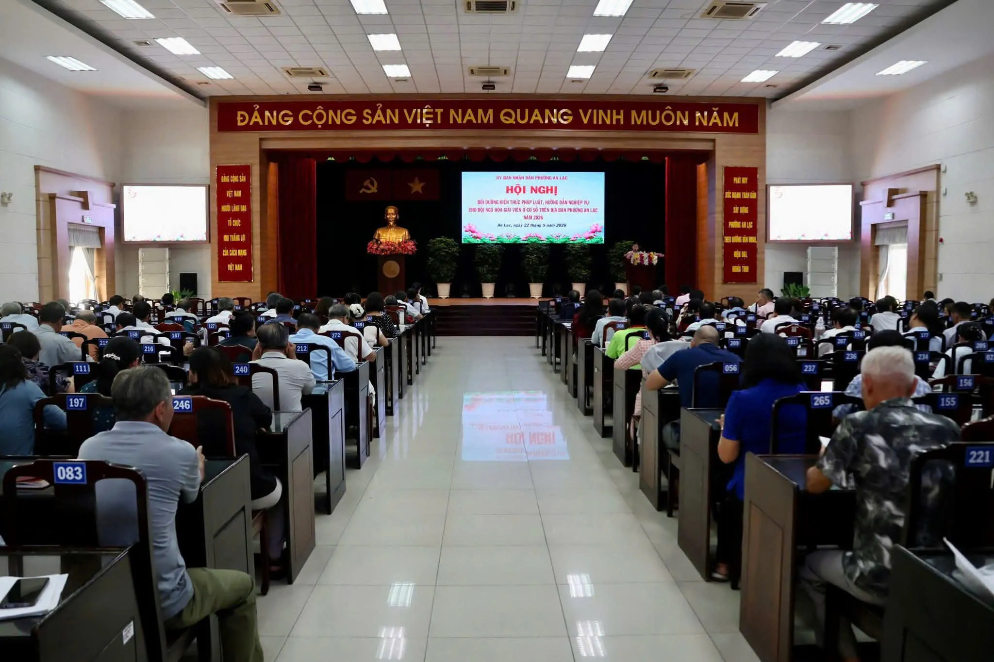 họp dân