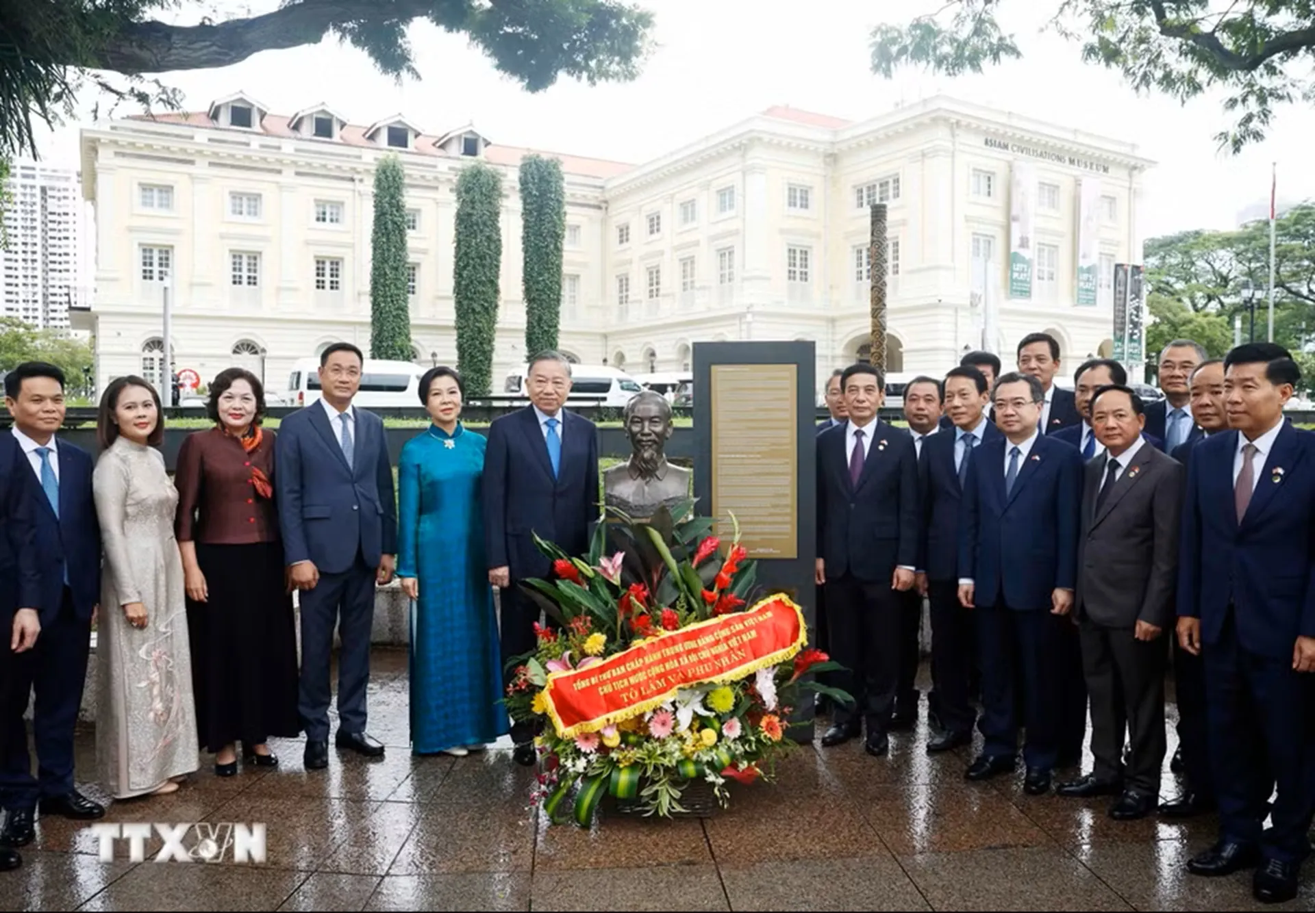 ttxvn-tong-bi-thu-chu-tich-nuoc-to-lam-va-phu-nhan-cung-doan-dai-bieu-cap-cao-viet-nam-dang-hoa-tai-tuong-dai-chu-tich-ho-chi-minh5