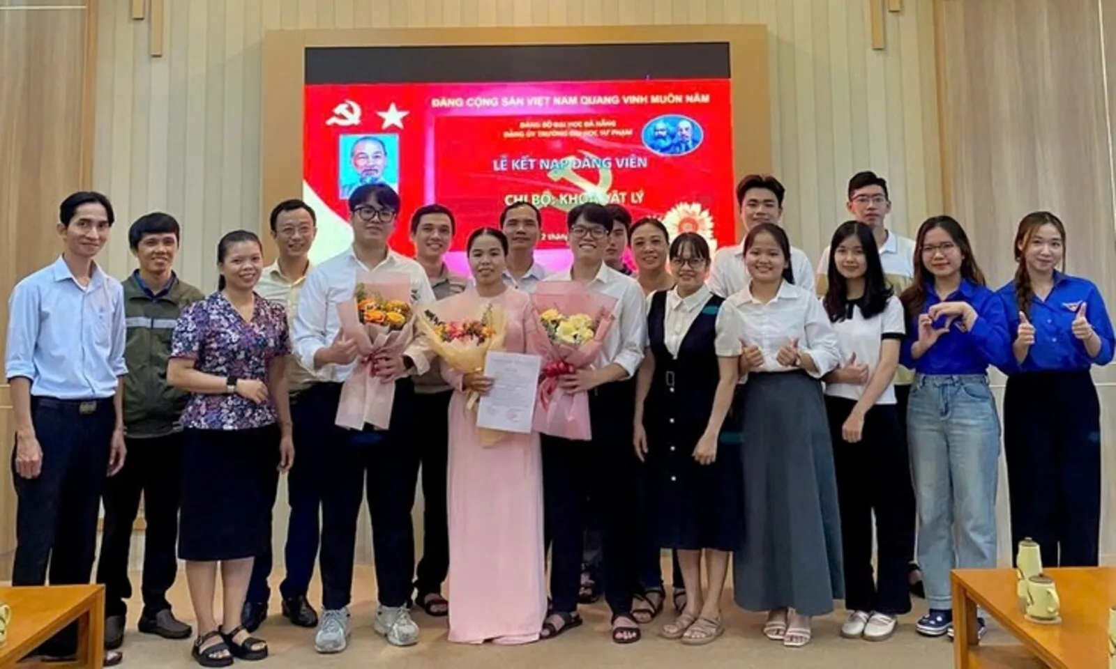 Ban Bí thư siết quy trình, bổ sung mốc Huy hiệu 35 và 95 năm tuổi Đảng – Hình 1