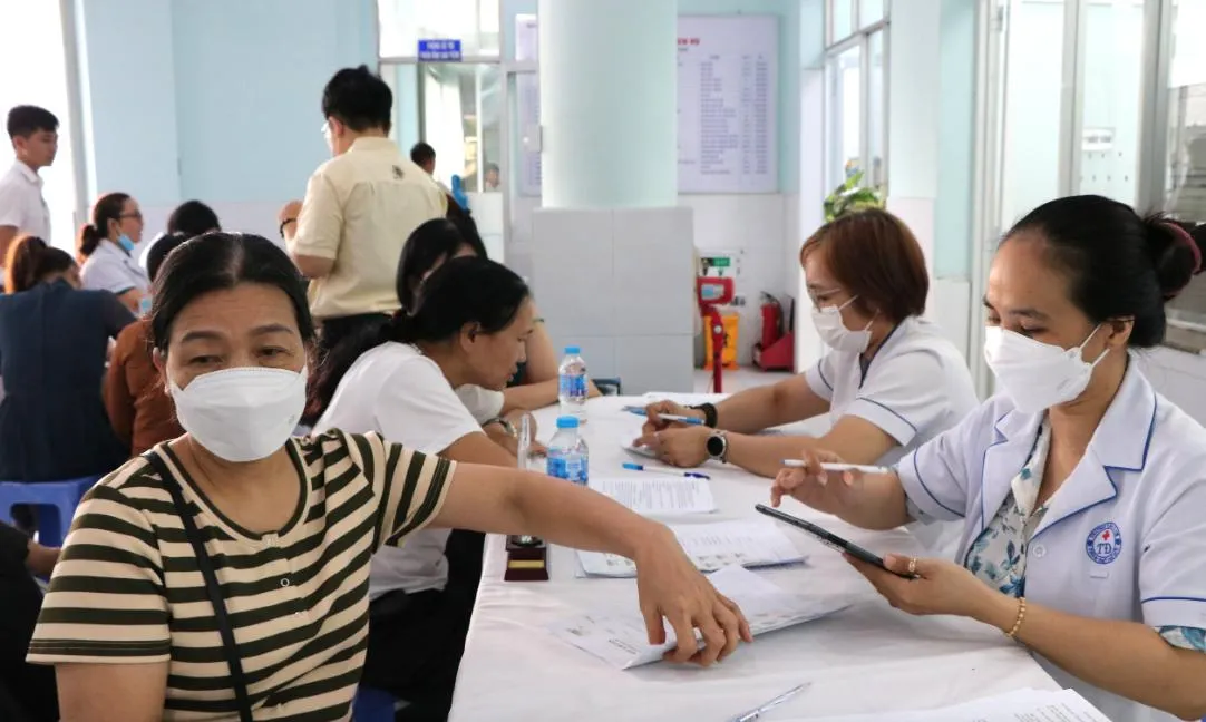 TPHCM đề xuất tăng hơn 1.800 nhân viên y tế cho hệ thống trạm y tế