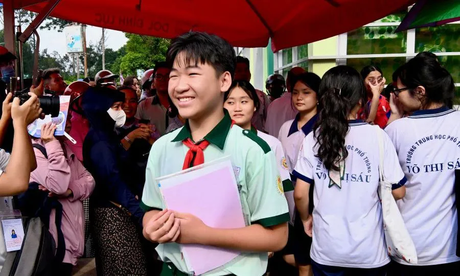 Môn Tiếng Anh lớp 10 tại TPHCM: Đề “dễ thở”, thí sinh làm bài xong chỉ sau 30 phút