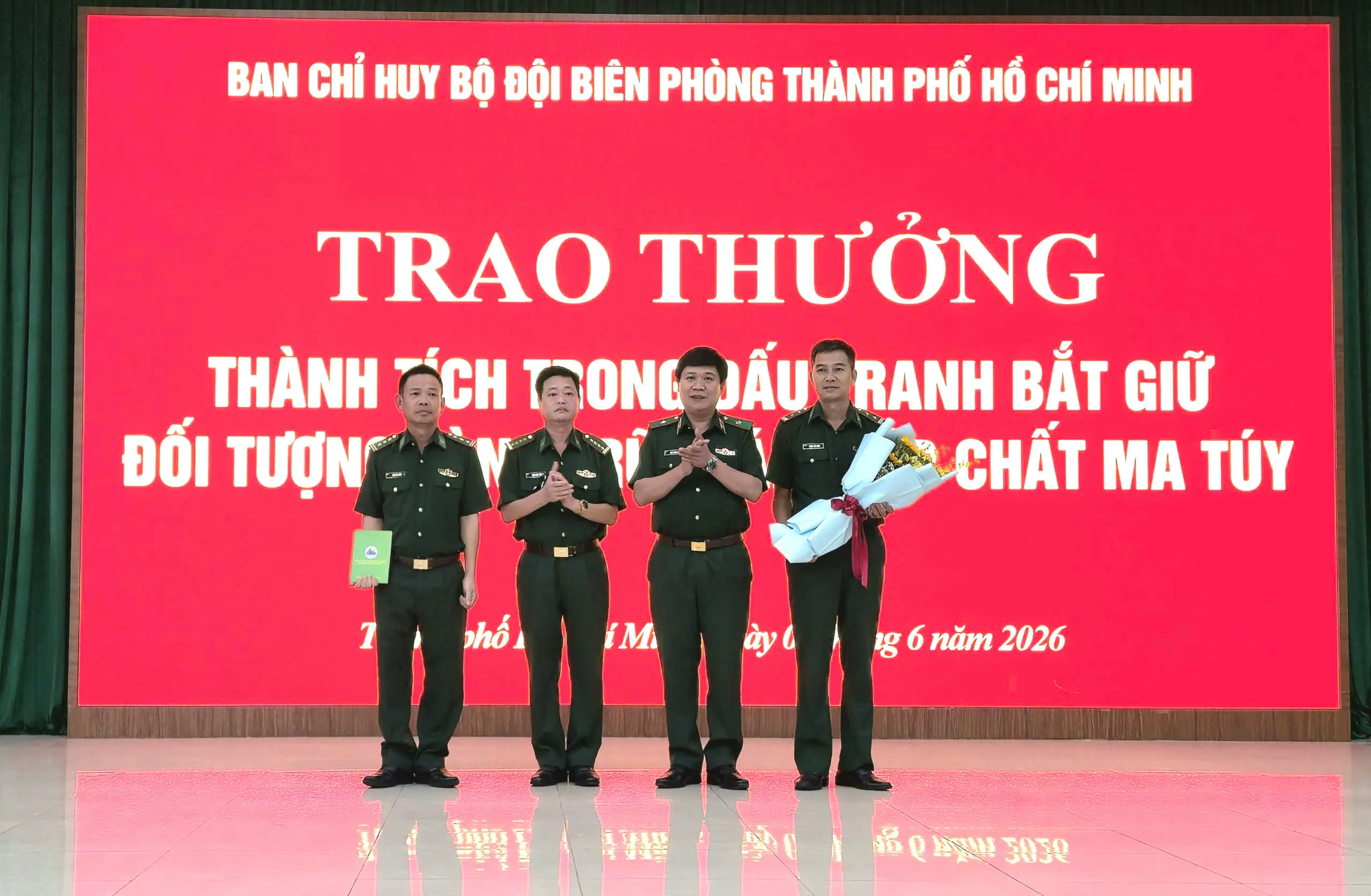 ảnh 2, trao thưởng