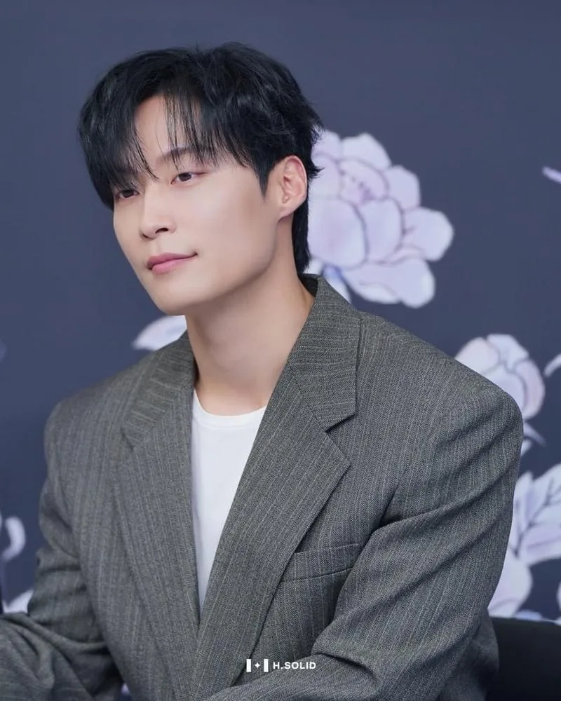 Heo Nam Jun: Từ giấc mộng ca sĩ đến ác nhân quyến rũ màn ảnh 1 Heo Nam Jun: Từ giấc mộng ca sĩ đến ác nhân quyến rũ màn ảnh 1