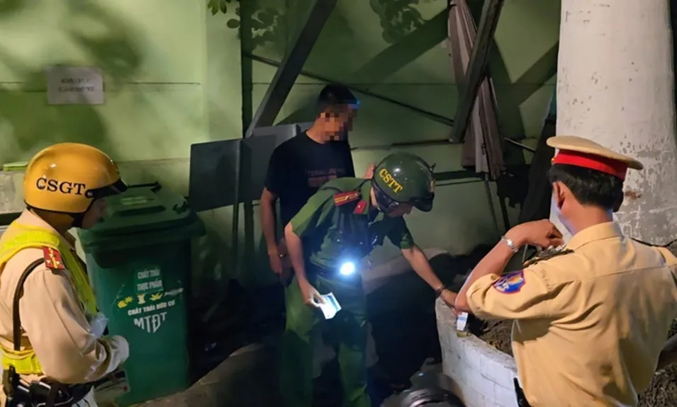 Hơn 100 tài xế dính ma túy qua đợt kiểm tra của CSGT TPHCM