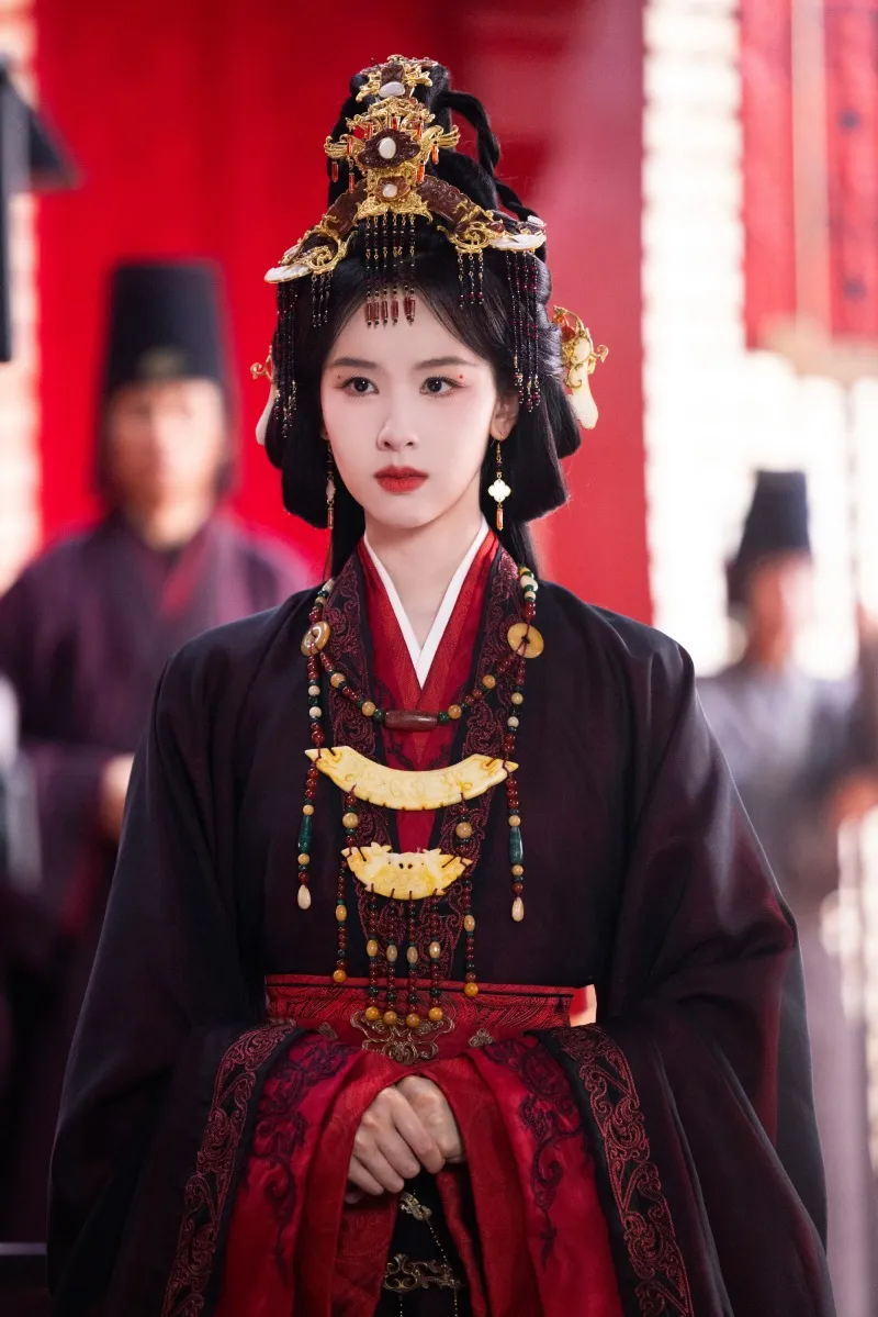 vohkieu-so-cua-tran-do-linh-duoc-gan-nua-gioi-giai-tri-giup-quang-ba-8
