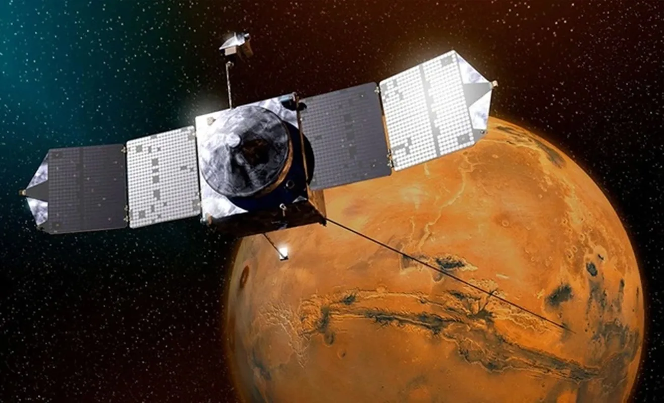 Hình ảnh phác họa tàu vũ trụ MAVEN bay quanh sao Hỏa - Ảnh Reuters