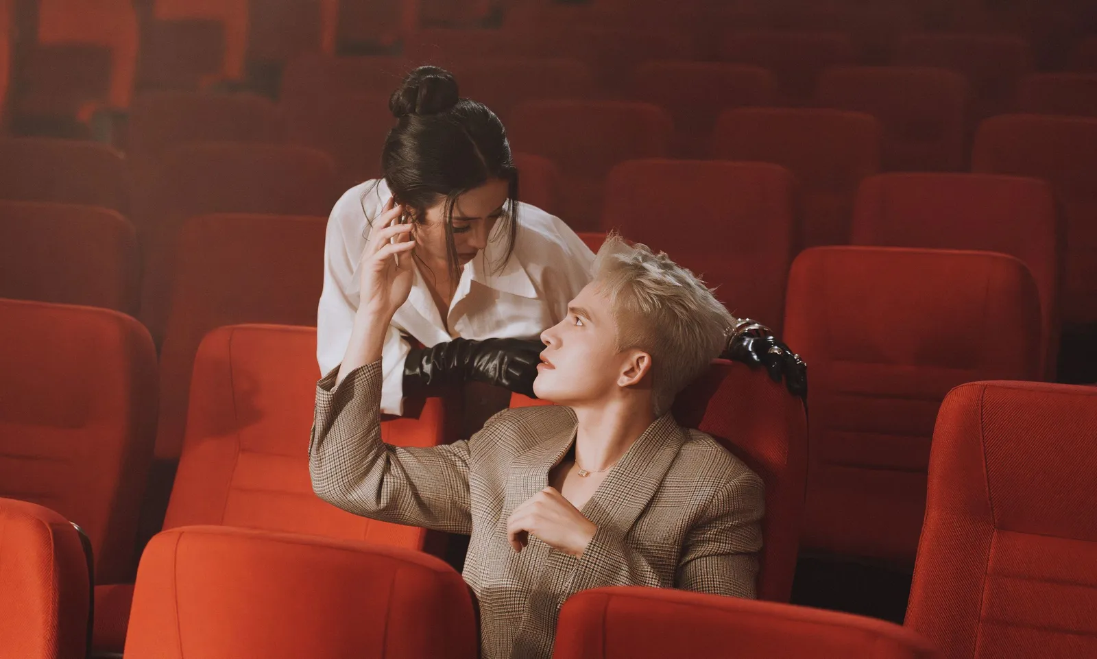 Quốc Thiên tiếp tục theo đuổi dòng nhạc ballad sở trường với MV Nỗi Đau Tận Cùng