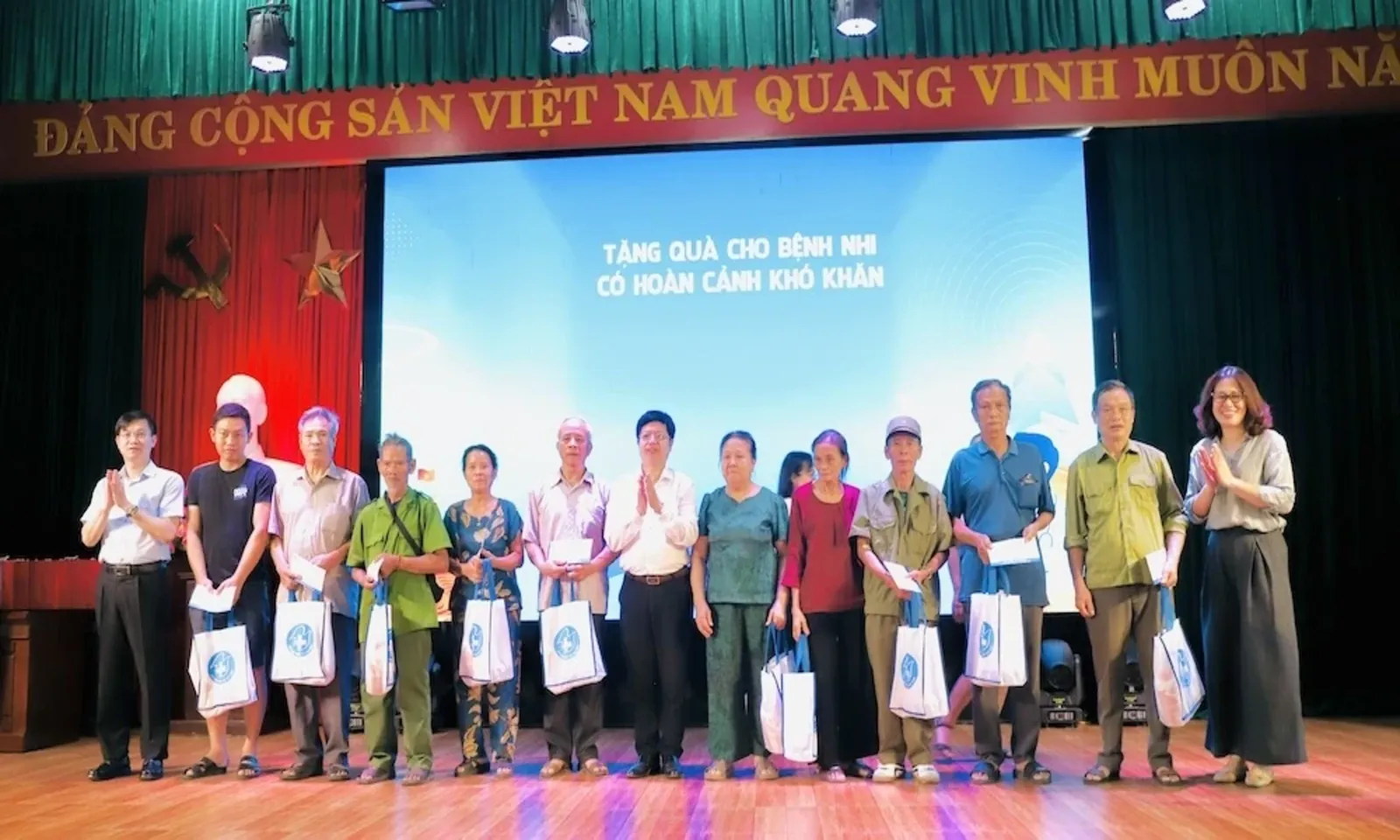 Thanh Hóa Gần 1.000 người dân được khám sàng lọc bệnh tim mạch và chuyển hóa – Hình 2