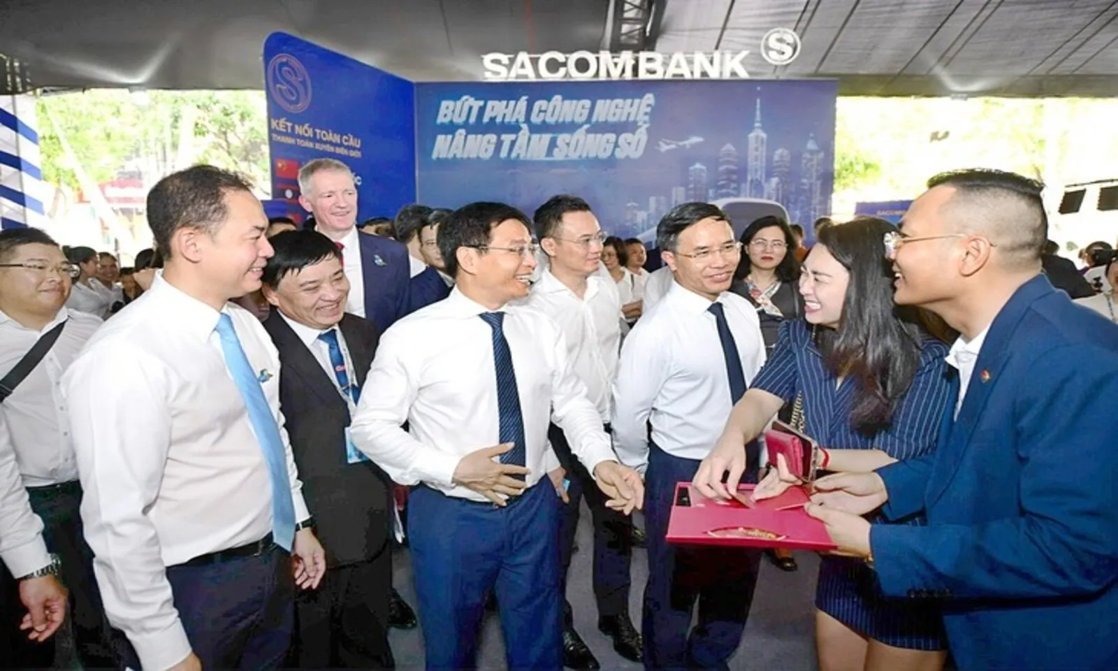 Thanh toán số hướng tới “hệ điều hành” của nền kinh tế - Hình 1