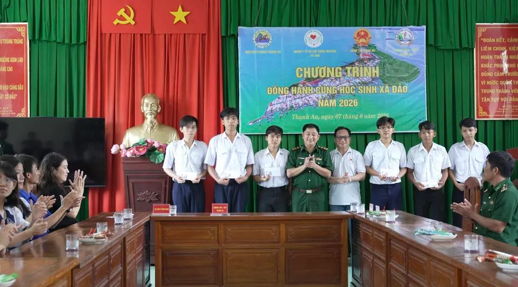 “Tiết học biên cương” đồng hành cùng học sinh xã đảo Thạnh An