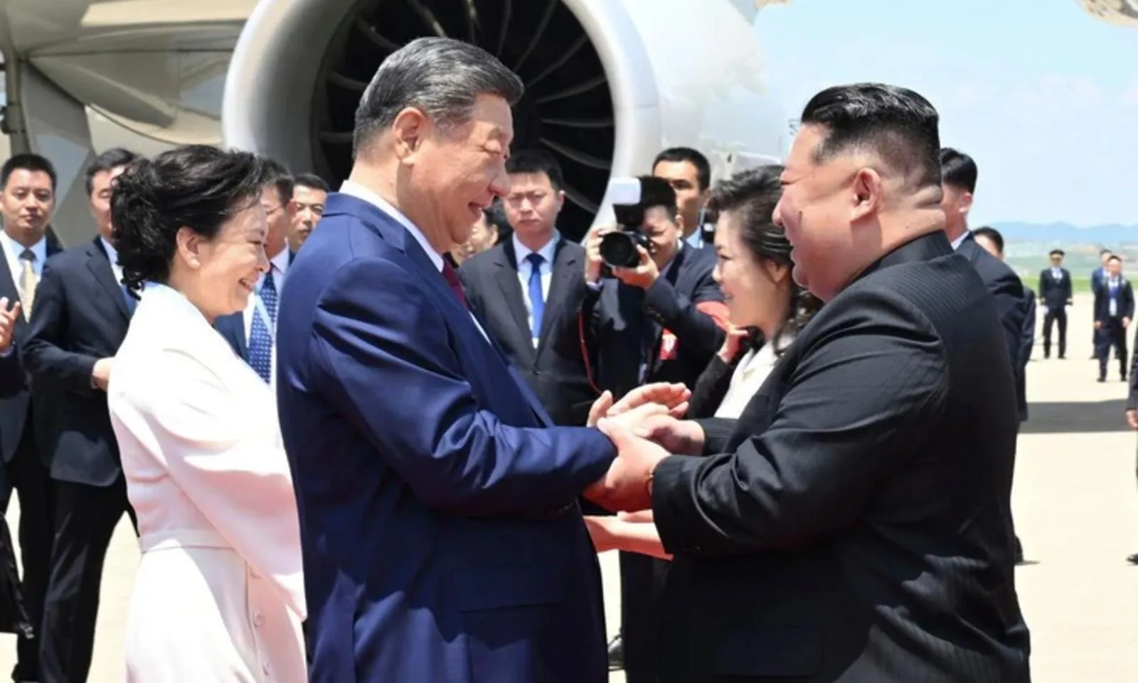 Ông Kim Jong Un gọi ông Tập Cận Bình là “vị khách quý được Triều Tiên trọng thị nhất”