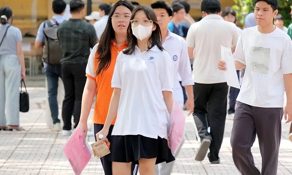 Sáng nay, hơn 1,2 triệu thí sinh bước vào kỳ thi tốt nghiệp THPT với môn Ngữ văn