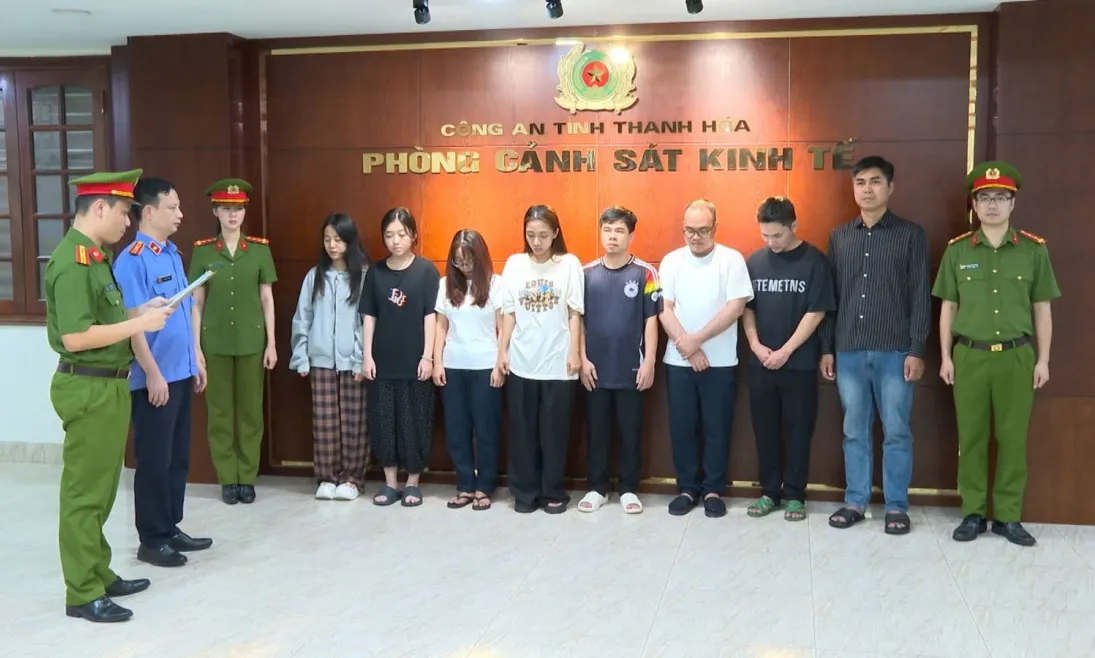 Khởi tố 2 đường dây buôn lậu vàng và sản xuất trang sức giả
