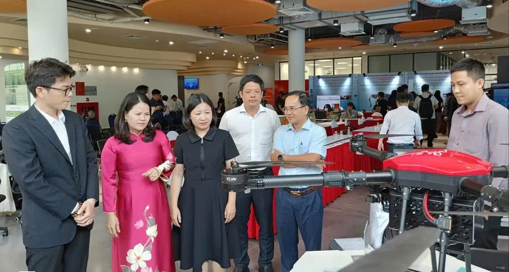 Làm chủ công nghệ từ nguồn nhân lực
