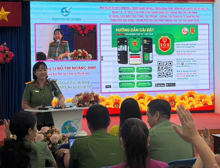 Thuong ta Do Thi Hoang Anh - Truong ban phu nu Cong an TP