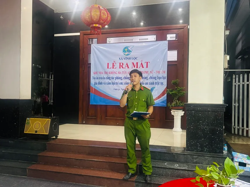 Dai uy Bui Dinh Cuong Cong an xa Vinh Loc