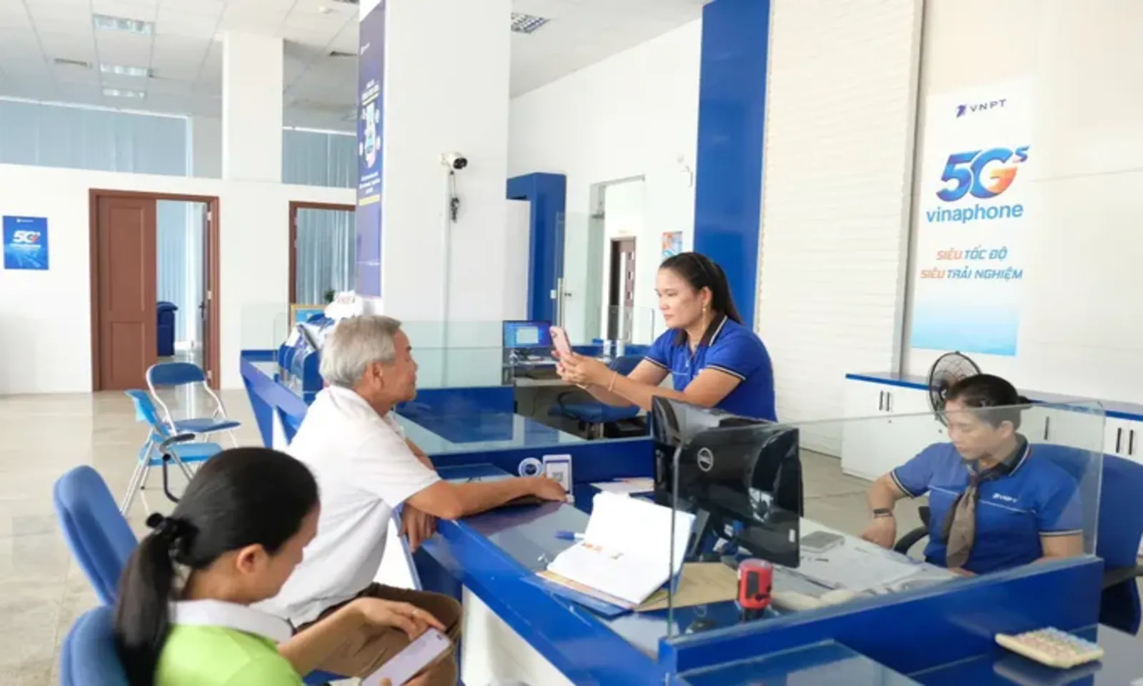 Nhà mạng tăng tốc hỗ trợ xác thực thuê bao qua VNeID trước hạn chót – Hình 2
