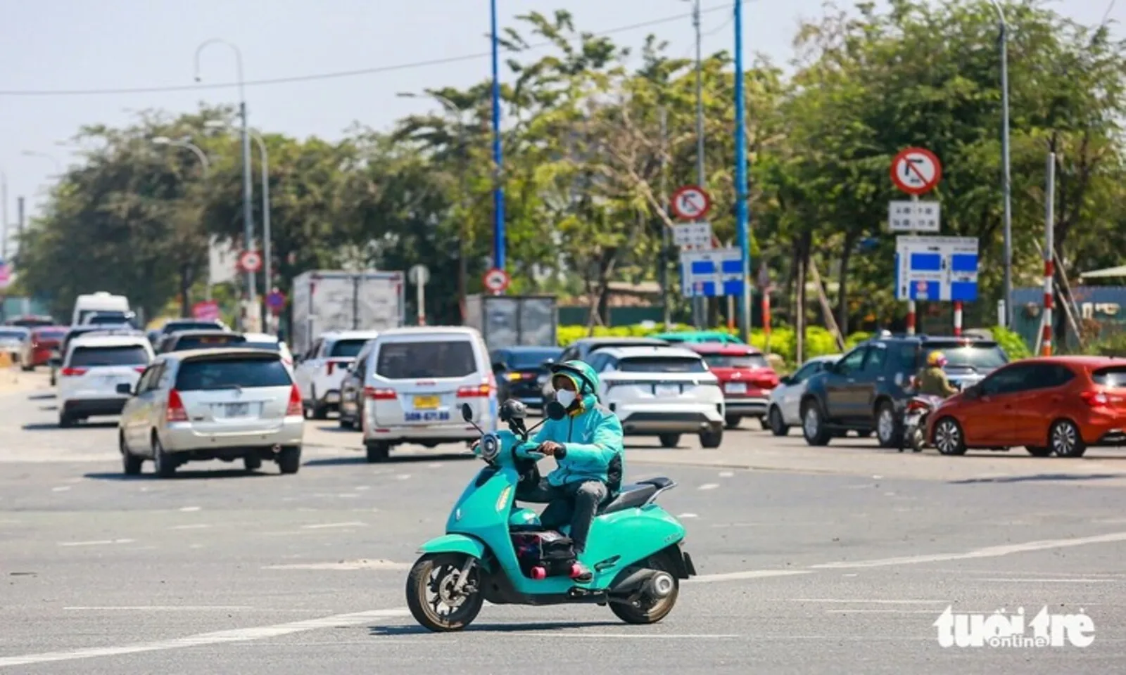 TPHCM lấy ý kiến người dân về lộ trình chuyển đổi xe xăng sang xe điện