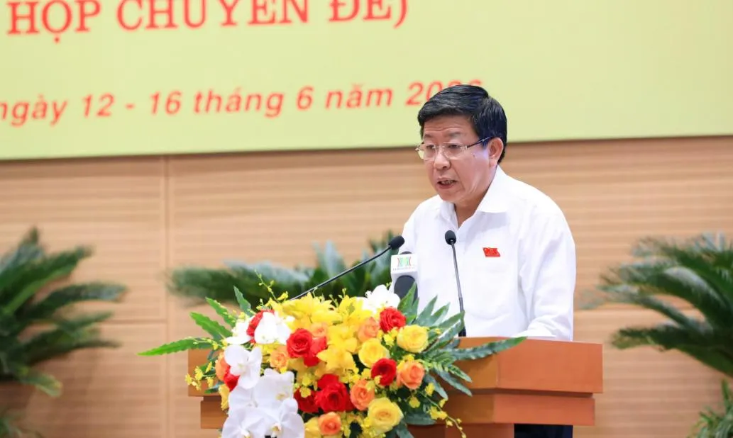 Hà Nội ‘không còn hộ nghèo’, vì sao vẫn đề xuất hỗ trợ 20 triệu đổi xe máy xăng?