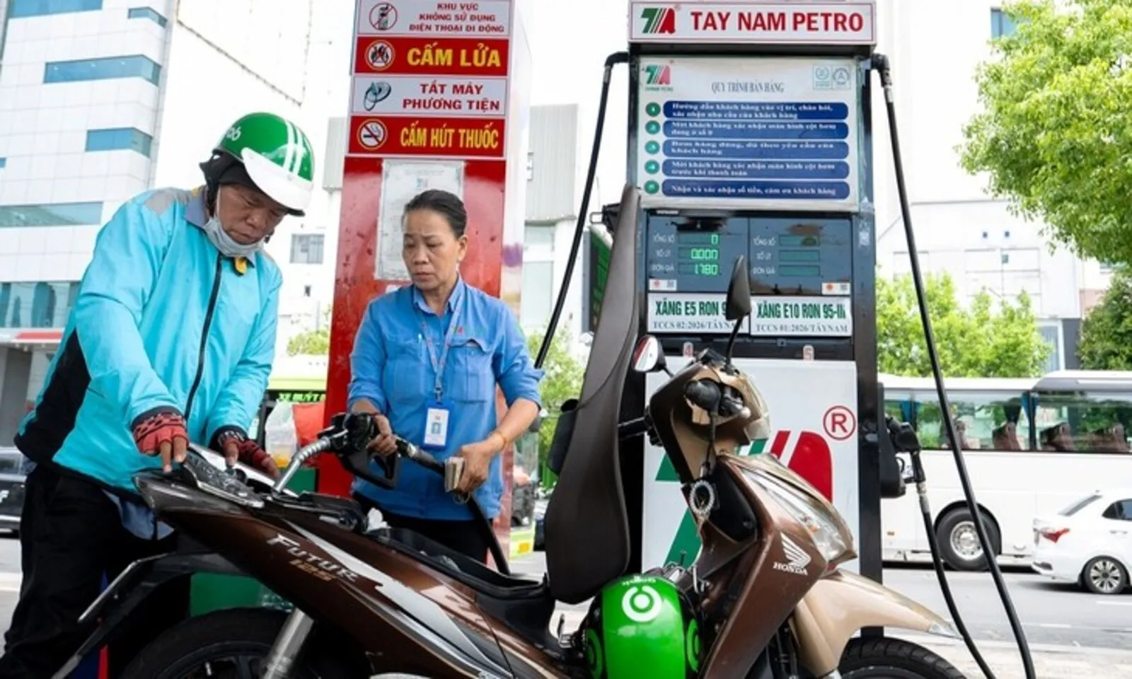 Doanh nghiệp bán lẻ xăng dầu kiến nghị khẩn vì chiết khấu thấp, nguy cơ thua lỗ