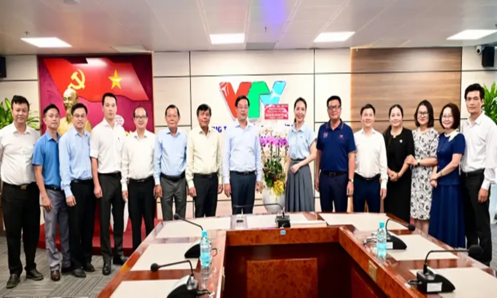 Lãnh đạo TPHCM thăm, chúc mừng các cơ quan báo chí nhân Ngày Báo chí cách mạng Việt Nam – Hình 2