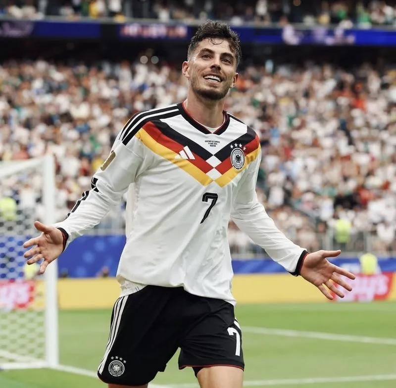 Chiêm ngưỡng nhan sắc 10 nam thần bóng đá tỏa sáng tại World Cup 2026 13 Chiêm ngưỡng nhan sắc 10 nam thần bóng đá tỏa sáng tại World Cup 2026 13